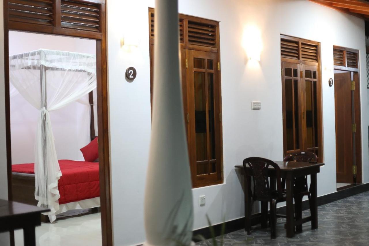 Bakery Family Guest House Mirissa Habitación foto