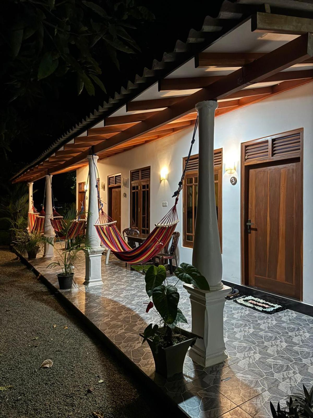Bakery Family Guest House Mirissa Exterior foto