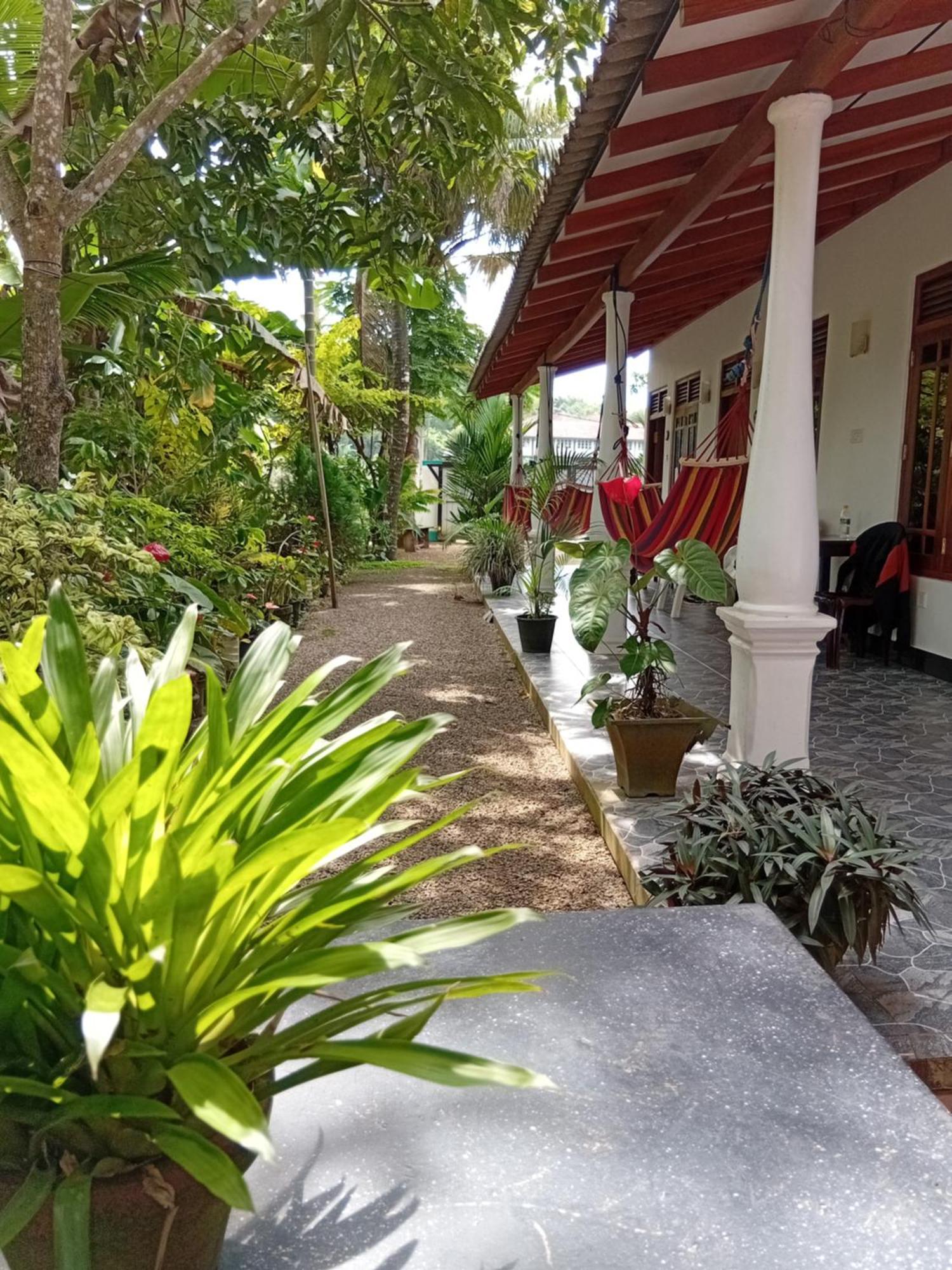 Bakery Family Guest House Mirissa Exterior foto