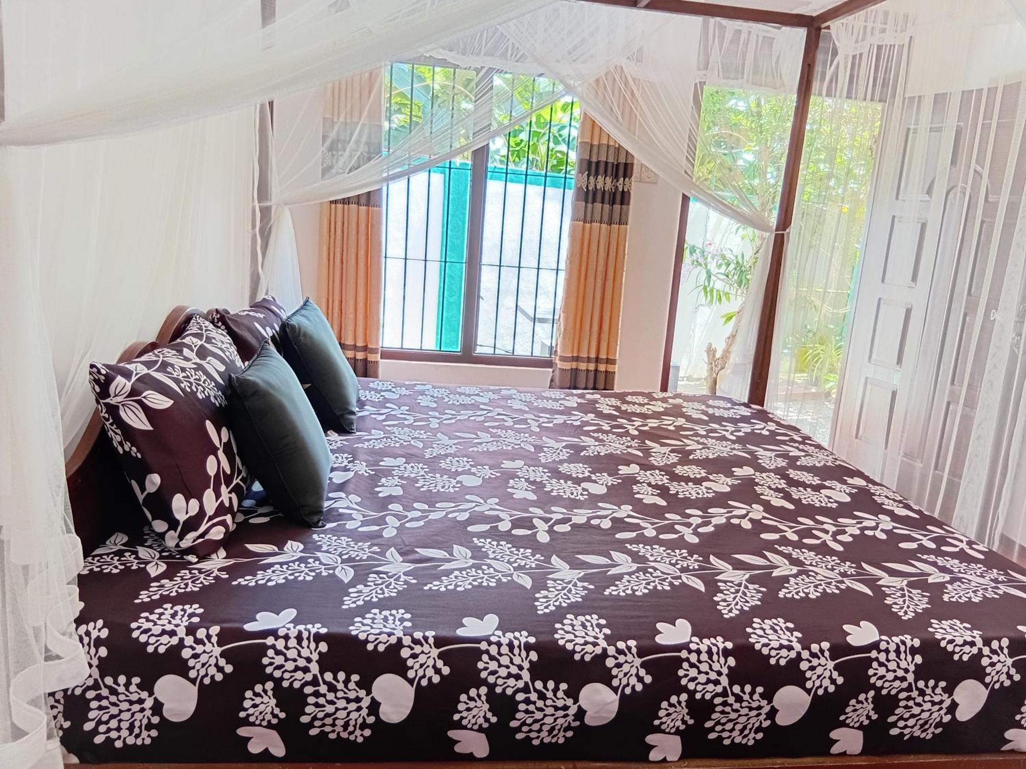 Bakery Family Guest House Mirissa Exterior foto